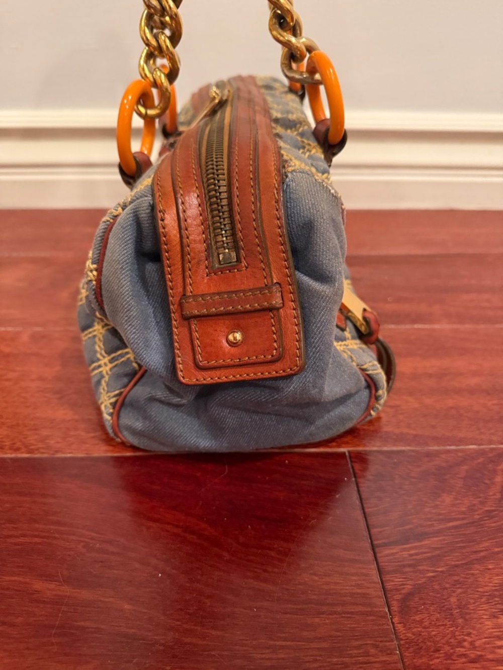 MARC JACOBS Woven Denim Barrel Handbag with Orange Ring Chain Handles - Picture 5 of 8